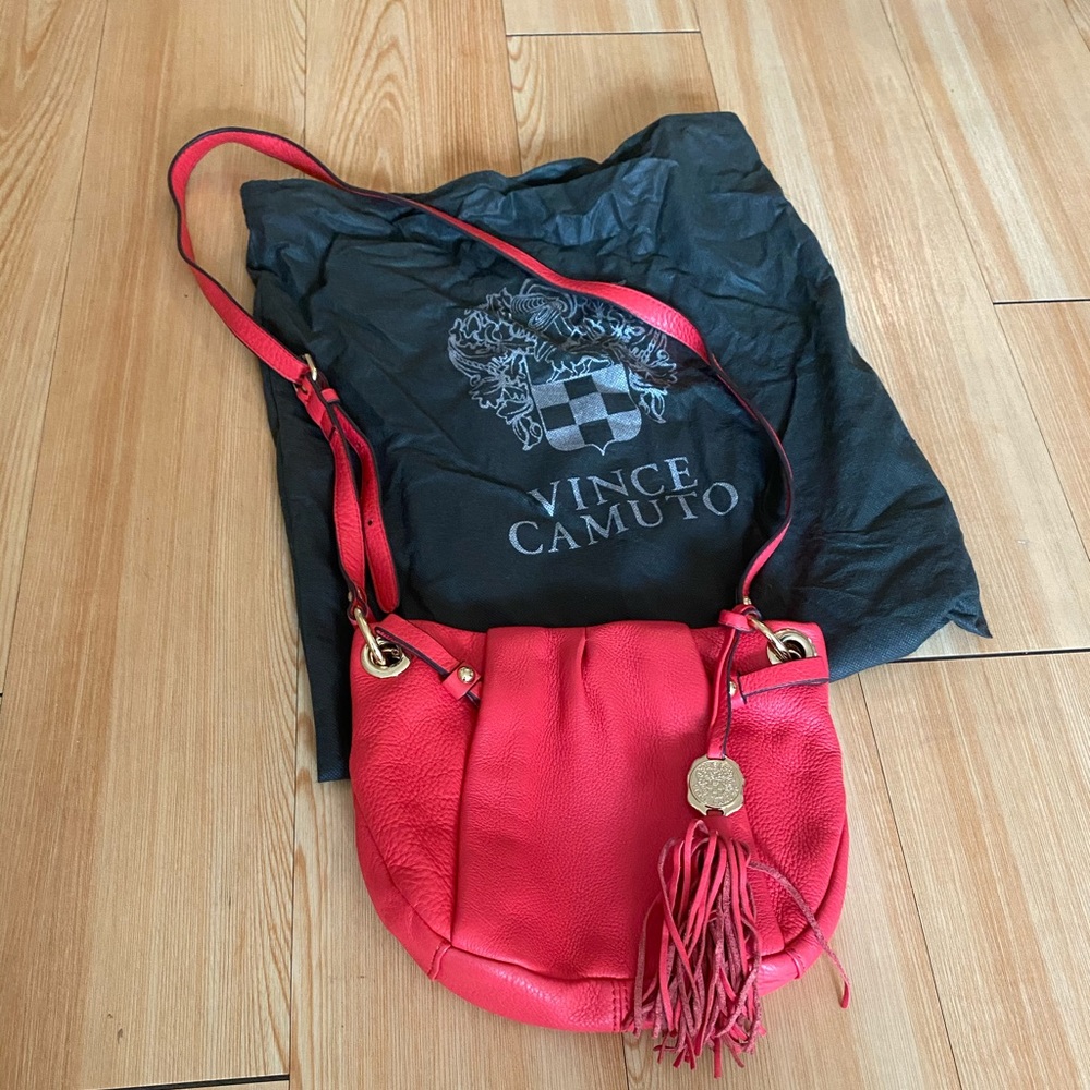 Vince Camuto side body bag